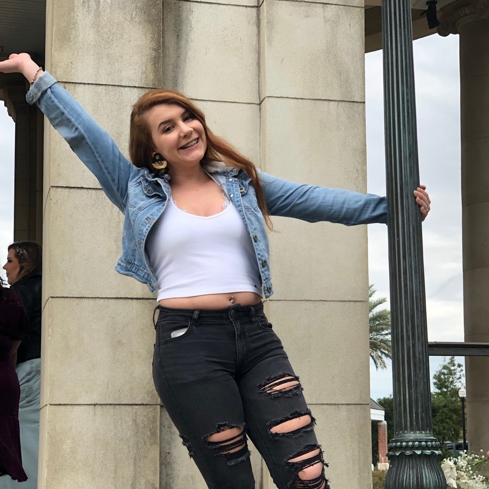 Meet your Posher, Courtney